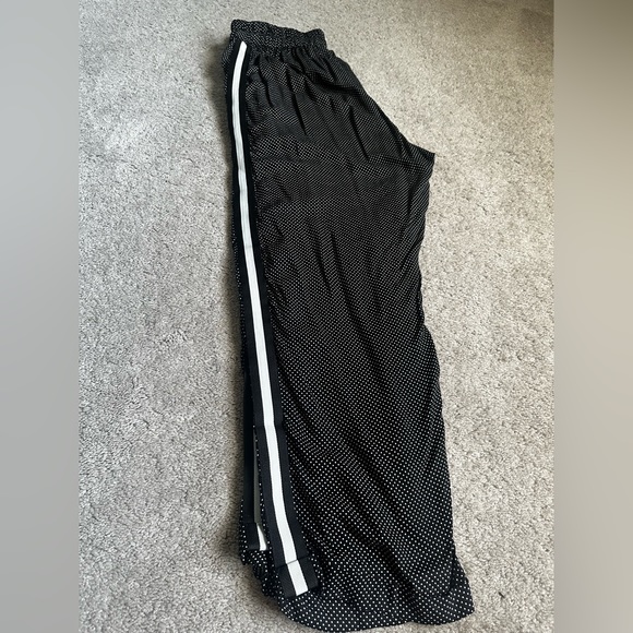 Angie Light weight joggers with cuff bottom. Size large - Picture 4 of 4